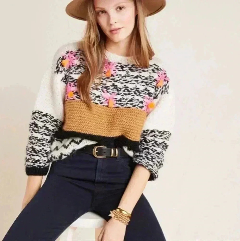 Anthropologie Veroalfie Martuchi Tasseled Loose Knit Sweater